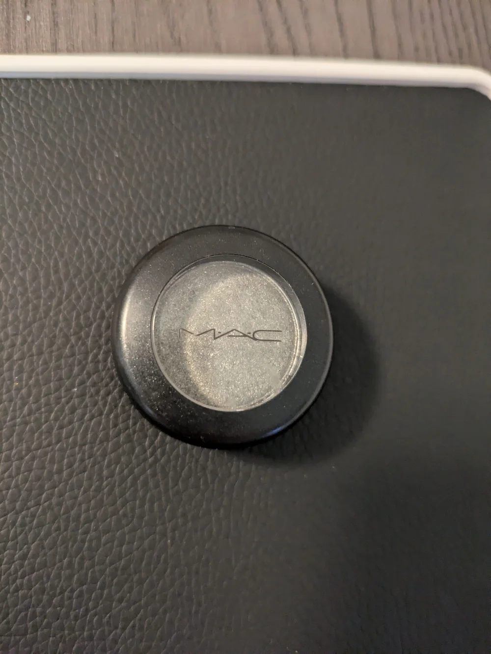 MAC Cosmetics Greensmoke Lustre Eyeshadow - Green Silver Sheen